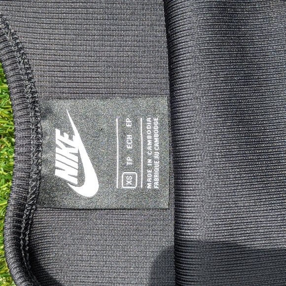 Nike crop tank - Picture 3 of 3